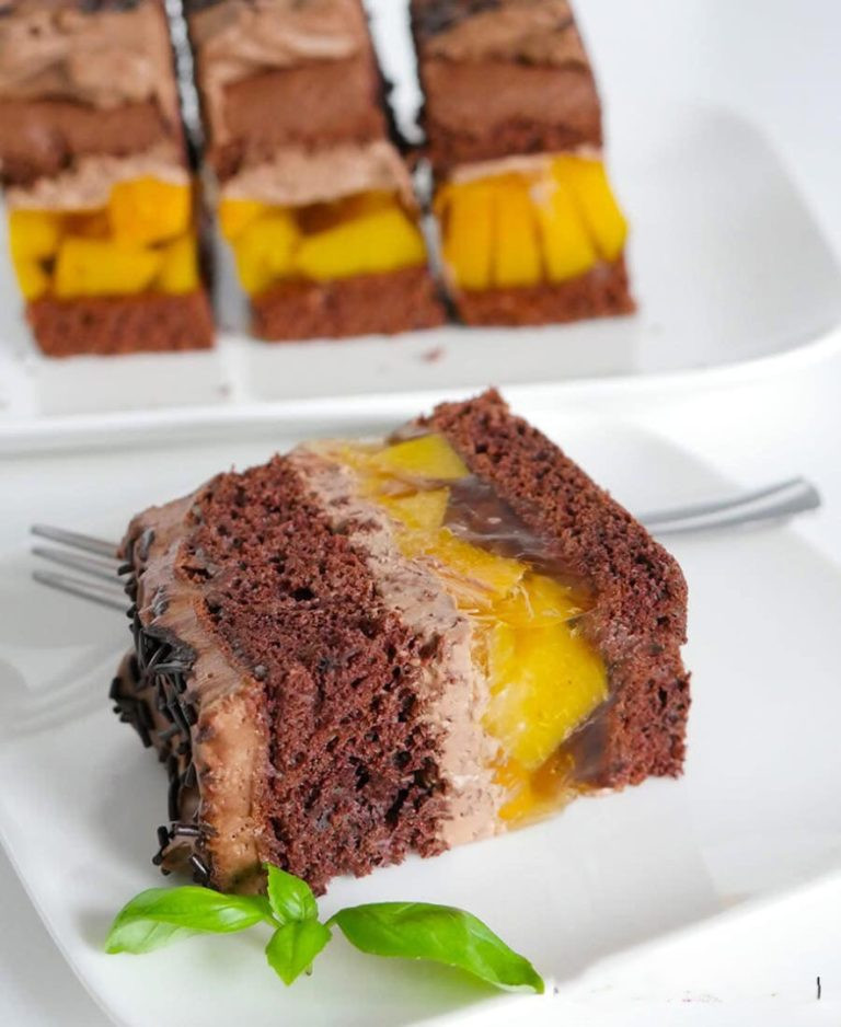 556801732 122196340106544104 1632477907743656473 N